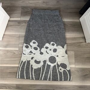 Marimekko Gray and White Floral Pencil Skirt